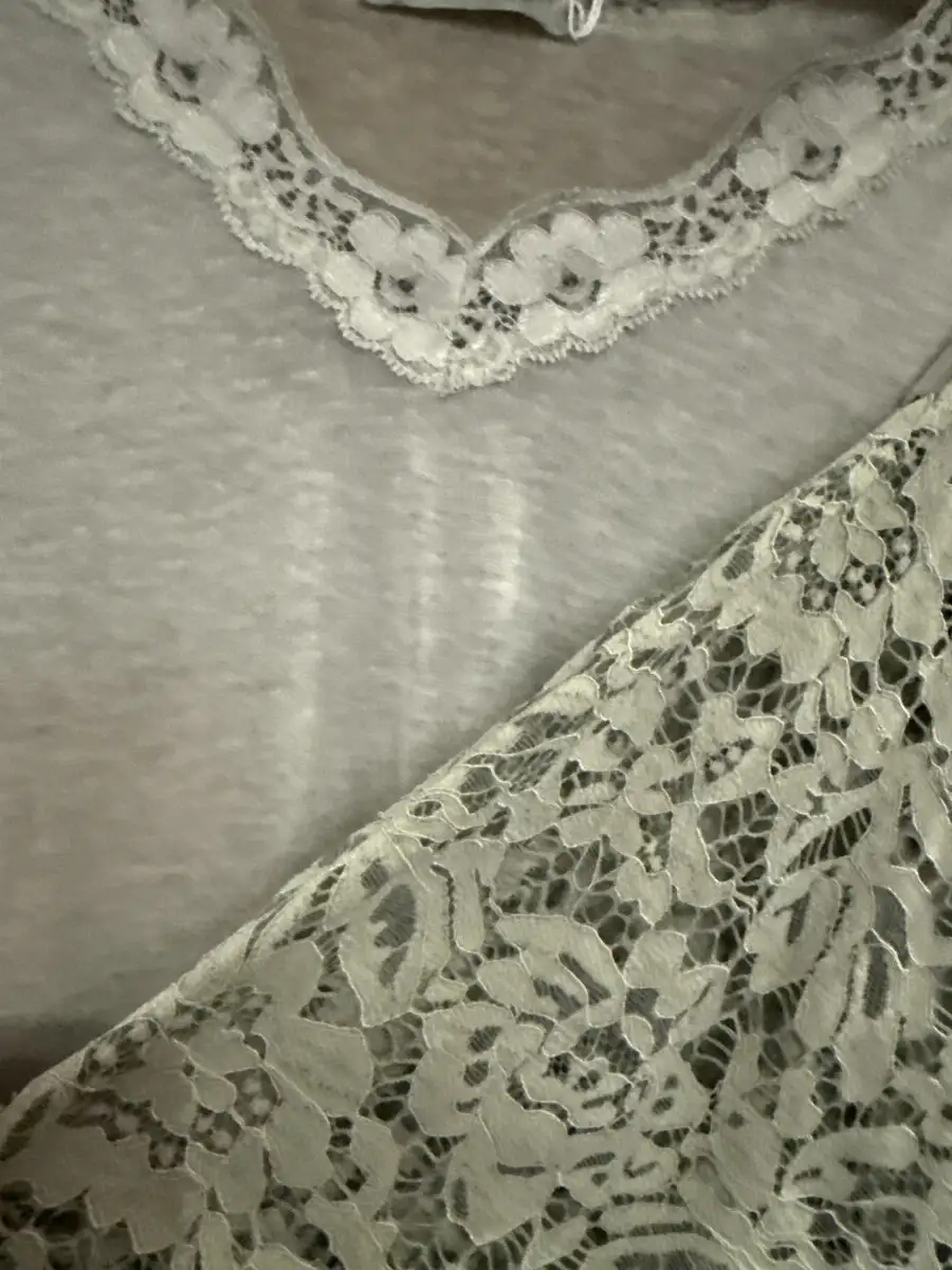 TOP A DENTELLE  TAILLE GOURMANDE