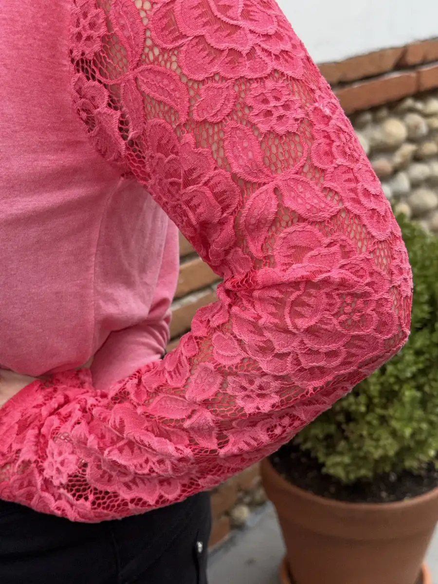 TOP A DENTELLE