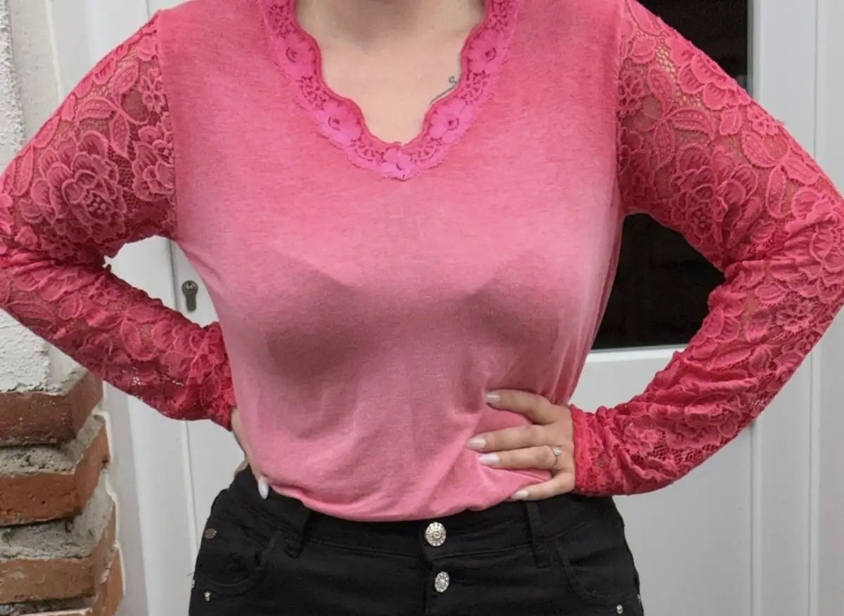 TOP A DENTELLE