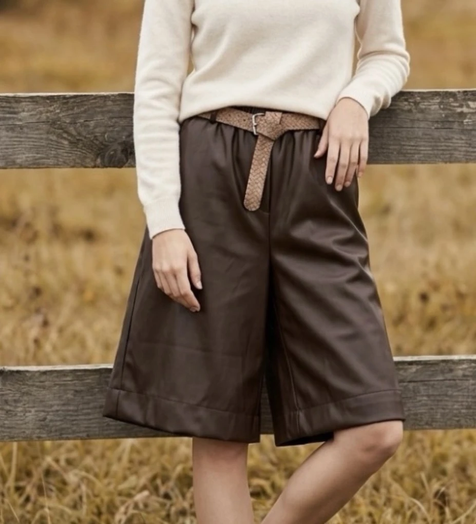 BERMUDA LONG SIMILI CUIR