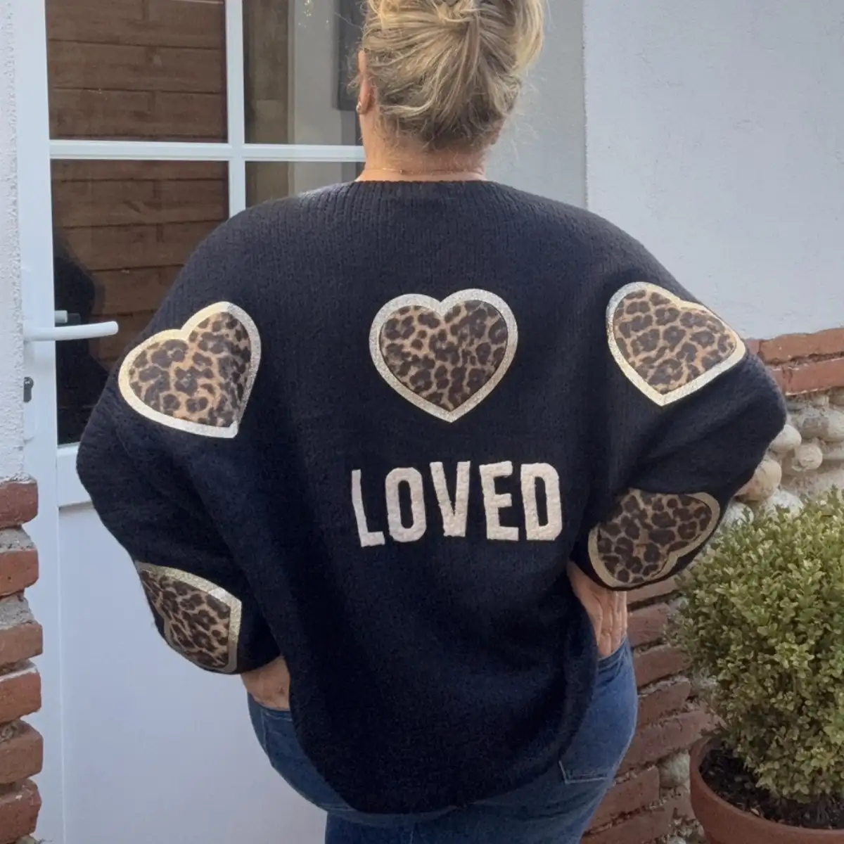 PULL COEURS LEOPARD.  Taille gourmande