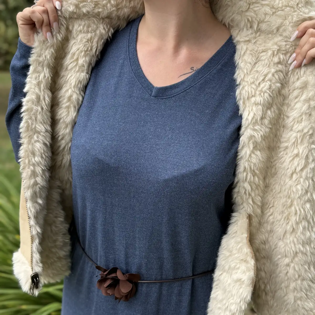 GILET SANS MANCHE FAUSSE FOURRURE ET ZIP