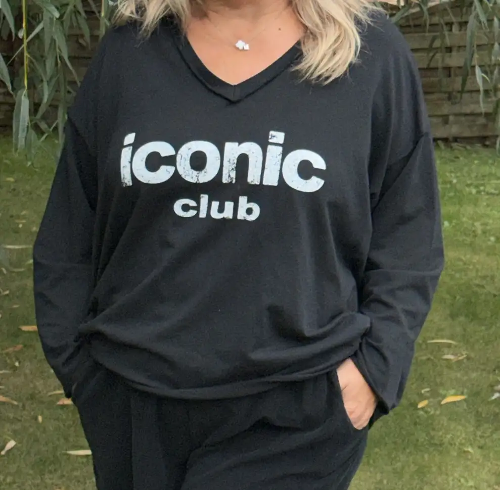 TSHIRT ICONIQUE COL V MANCHES LONGUES