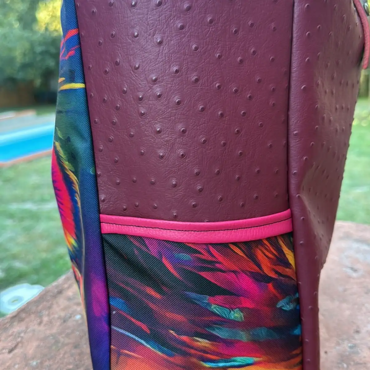 CABAS HIBOU OSCAR SIMILICUIR AUTRUCHE BORDEAUX